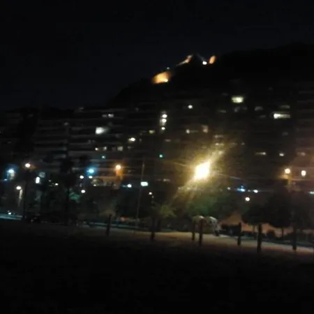 Con Encanto Junto Al Postiguet Y Castillo *