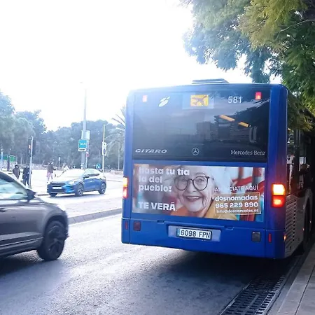 Con Encanto Junto Al Postiguet Y Castillo *